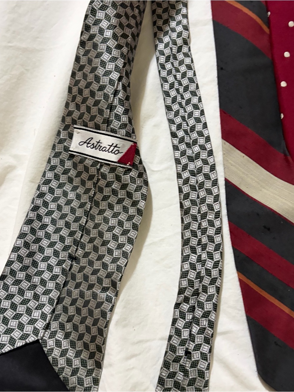 Bundle of 6 vintage(60's-70's) neckties - Picture 2 of 7